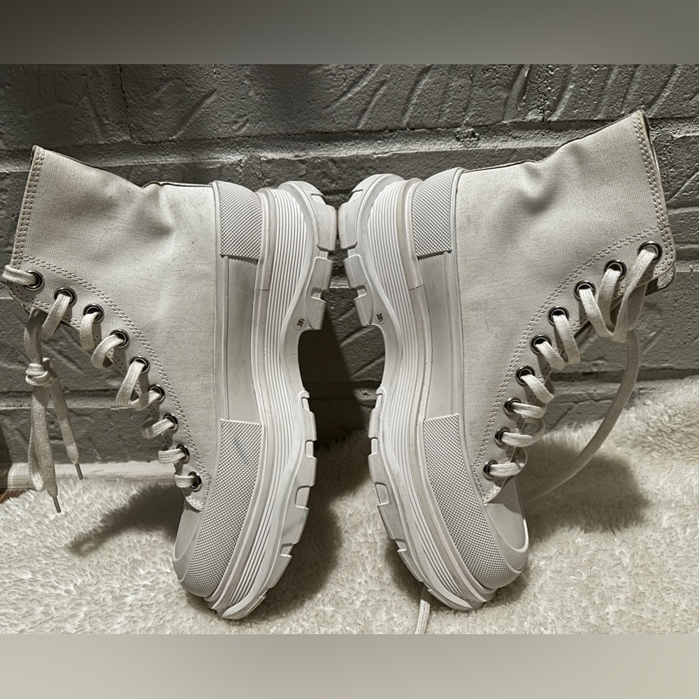 Alexander McQueen Tread Slick High-Top Sneaker Size 38.5 - Picture 9 of 12
